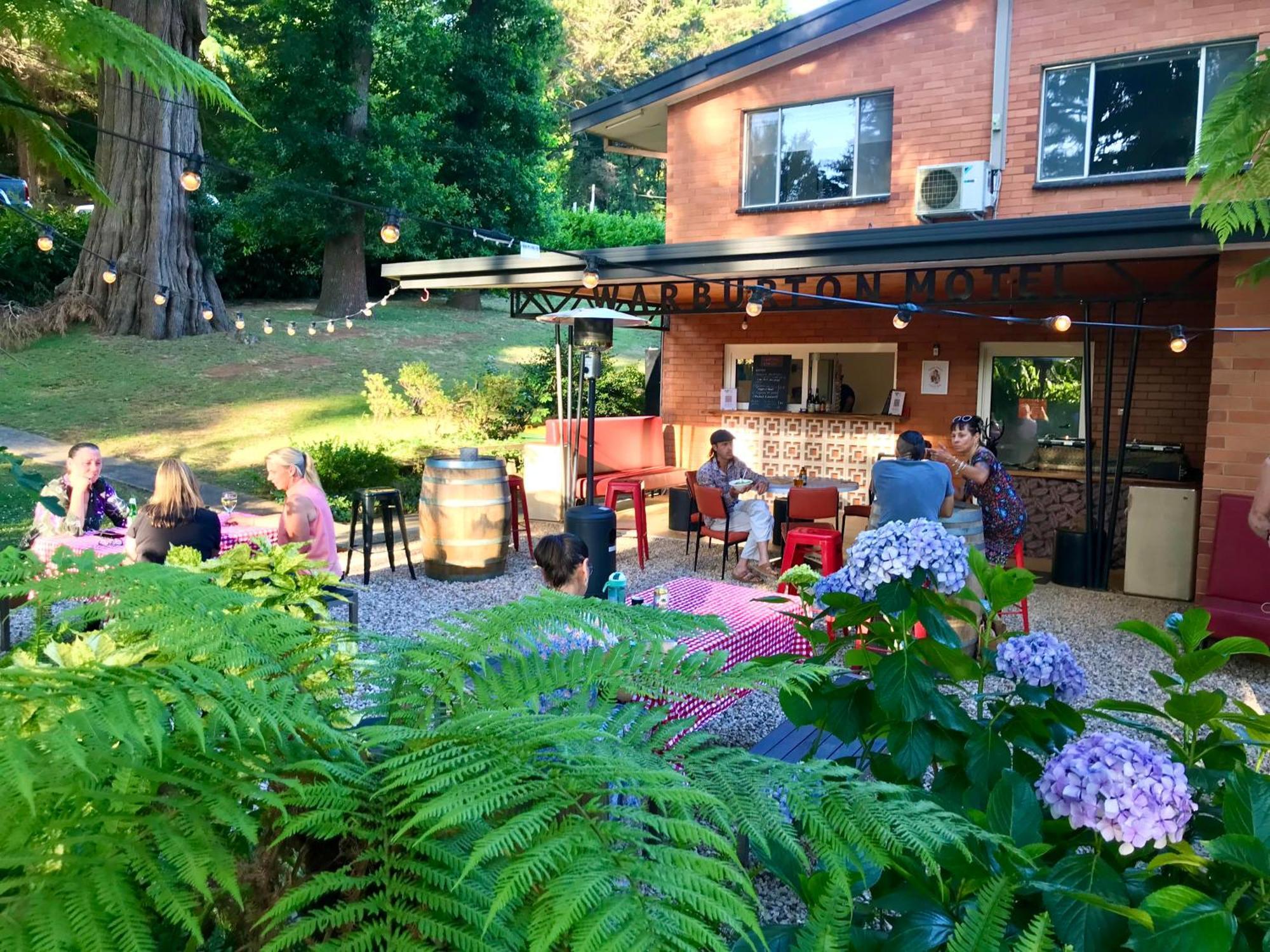 The Warby, Where Mid-Century Style Meets The Mountains Уорбертон Экстерьер фото